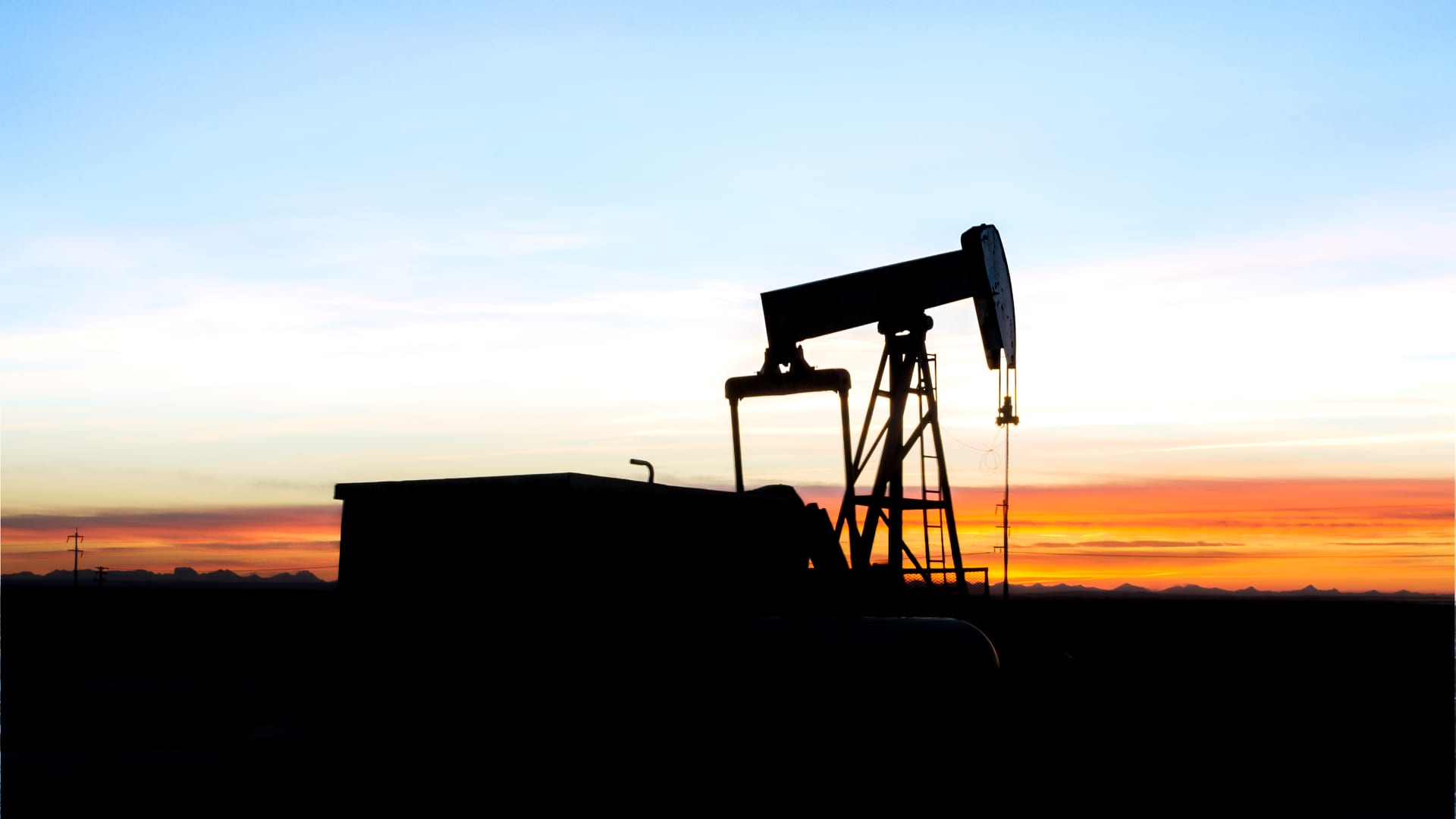 Oil prices top $112 after Iraq declares force majeure, Kuwait refineries attacked